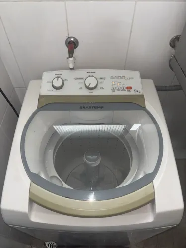 Máquina de Lavar Roupa Brastemp 9kgs Tira Mancha e Enxágue Duplo