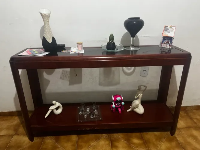 Mesa de jantar mais aparador