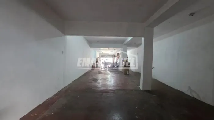Salão Comercial para Venda e Locação na Avenida Itavuvu