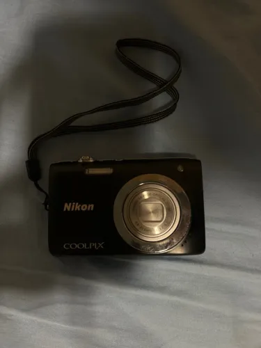 Câmera Nikon Coolpix S2600 