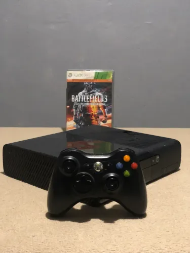 XBOX 360 SUPER SLIM COMPLETO + 1 CONTROLE ORIGINAL