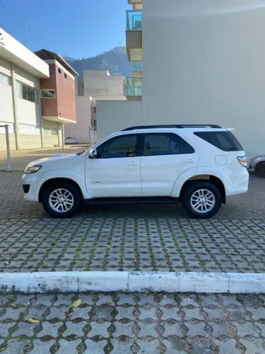 Toyota Hilux SW4 SRV D4-d 4X4 3.0 TDI Dies. AUT 2014