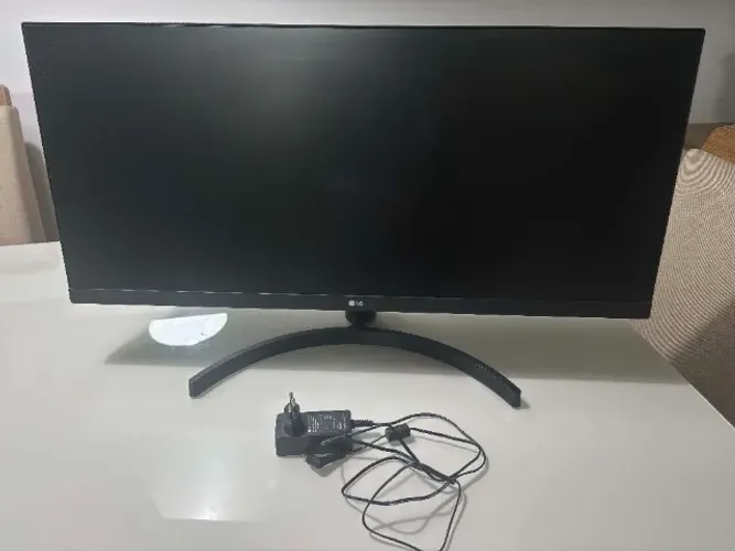 Monitor LG 29'' LED Ultrawide Full HD IPS - Modelo 29WL500-B (Defeito no display)