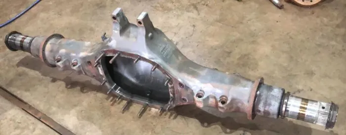 CARCACA 4º EIXO SUSPENSAO MOLA BOGIE DUPLO PARA DIFERENCIAL RP900 2620324
