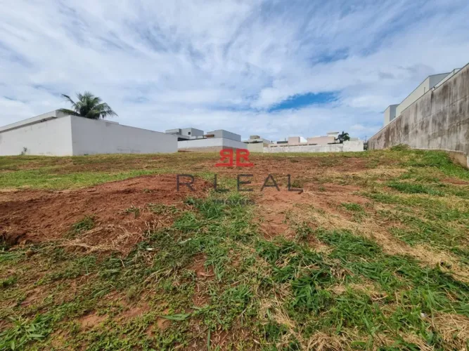 Terreno no Condomínio Villa Lobos