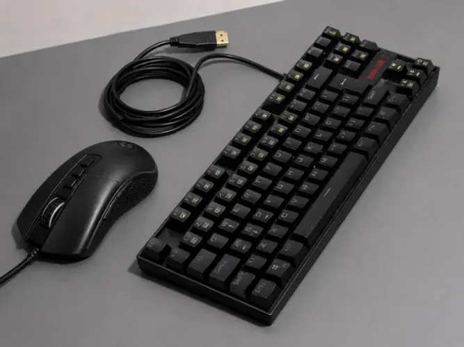 Kit Gamer Redragon - Teclado Kumara + Mouse Cobra RGB
