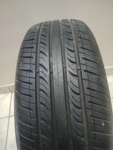 Vendo pneu 185 60 15