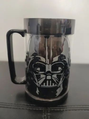 Caneca de cerveja Imaginarium Star Wars Darth Vader com gel térmico nova
