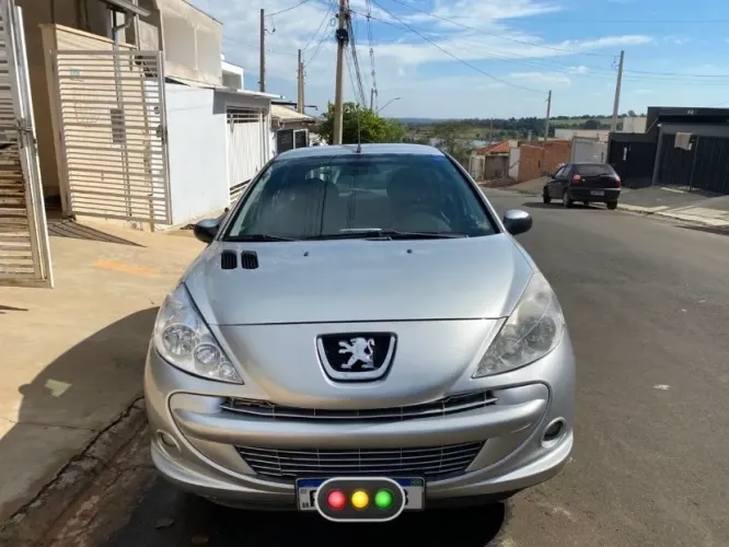 Peugeot 207 XR Sport 1.4 Flex 8V 5P 2012