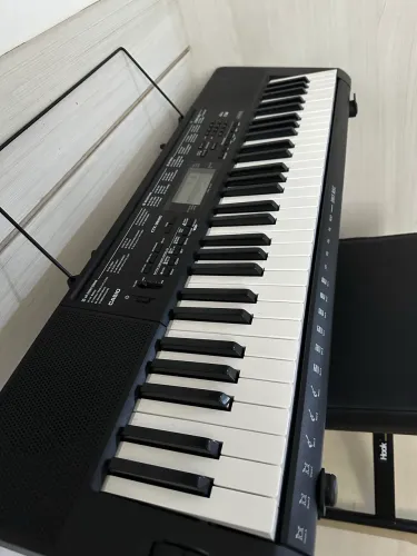 Vendo kit Teclado Musical usado três meses