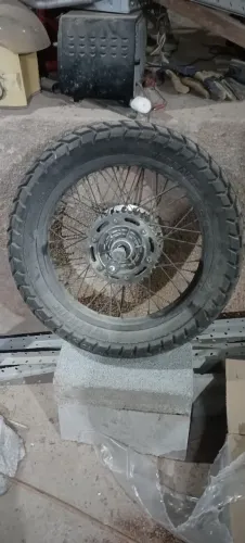 Aro traseiro com pneu para XRE 300