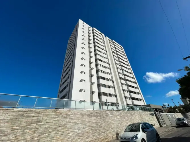 3 QUARTOS NO POÇO COM VARANDA