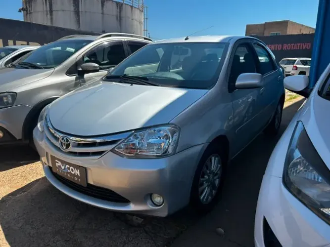 Toyota Etios XLS Sedan 1.5 Flex 16V 4P Mec. 2013
