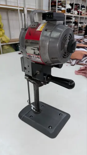 Tesoura / Máquina de corte SINGER 8 polegadas