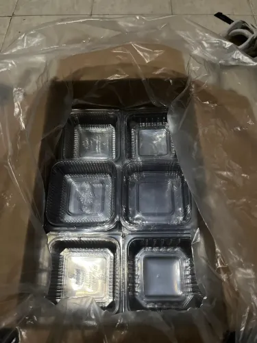 vende-se embalagem para doces quadrada