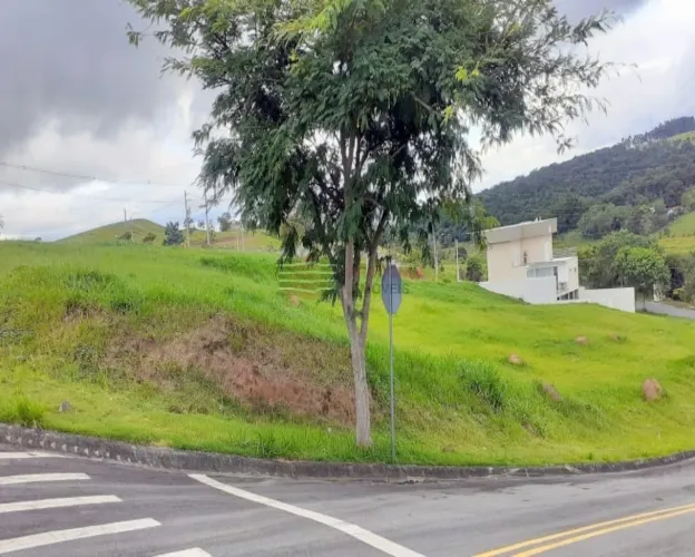 Terreno em condomínio a Venda no Bella Vitta no Santa Luzia em Caçapava
