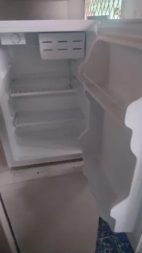 Vende-se uma frigobar toda em ordem