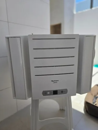 Ar-condicionado de janela MIDEA
