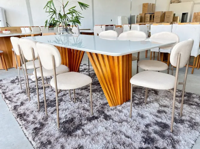 MESA DE JANTAR 2,20x1,10 COM 8 CADEIRAS