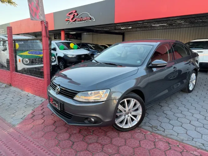 Volkswagen Jetta Comfortline 2.0 T.flex 8V 4P Tipt. 2014