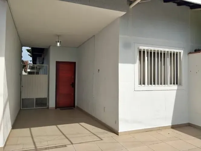 VENDO LINDA CASA EM ITARARÉ VITÓRIA R$150.000