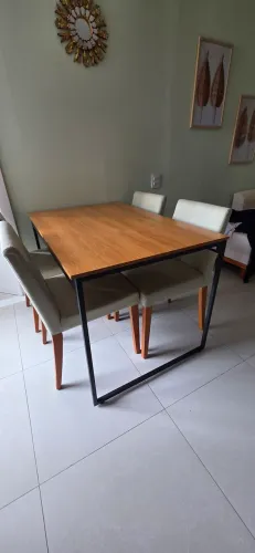 Mesa industrial e 4 cadeiras tok stok