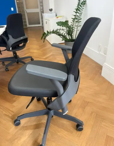 Cadeira de escritório giratória