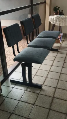 Vendo cadeiras de espera 3 lugares 