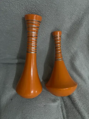 Vasos laranjas antigos
