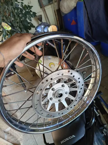 Roda de Titan com disco 200$