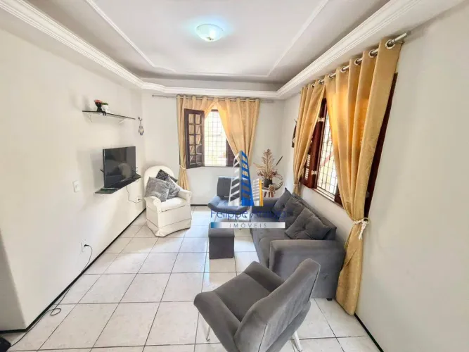 Casa com 6 dormitórios à venda, 211 m² por R$ 615.000,00 - Cidade dos Funcionários - Forta