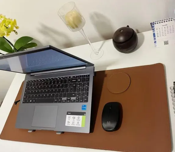 Desk pad em courino cor caramelo