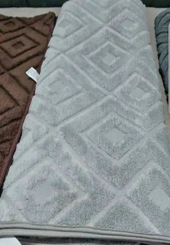 Tapete pelo baixo na promoção