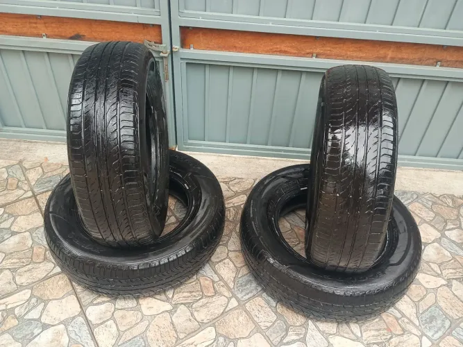 Vendo 4 pneus Xbri ecology meia vida em ótimo estado 