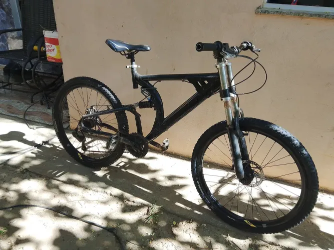 bicicleta de trilha resistente