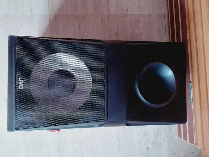 Caixa subwoofer JVC grande potente