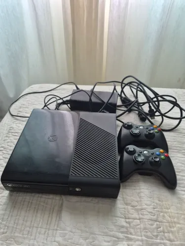 XBOX 360 SUPER SLIM