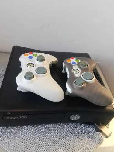 ? Xbox 360 RGH Desbloqueado + 2 Controles + Jogos - Pronto para Jogar!