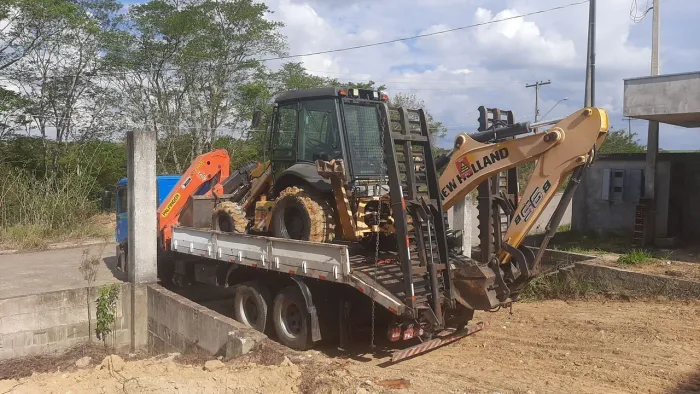 Bob cat, retro escavadeira, mini escavadeira, terraplanagem em GERAL 