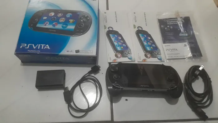 Playstation Vita CIB desbloqueado ( Leia a descrição)