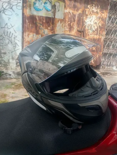 Vendo Capacete Attack ! Capacete com 15 dias de uso! Comprei zero na loj!
