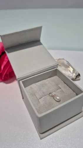 Pingente de ouro 18k amarelo com Pérolas