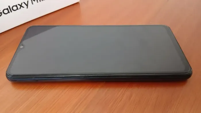 Celular Smarthphone Samsung M12 - Em ótimo estado - Na caixa e com fones