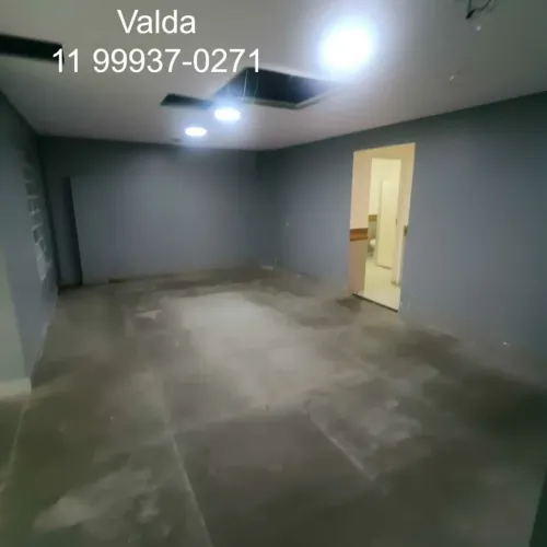 Salão comercial para alugar, muito espaçoso e muito bem localizado, próx. das principais r