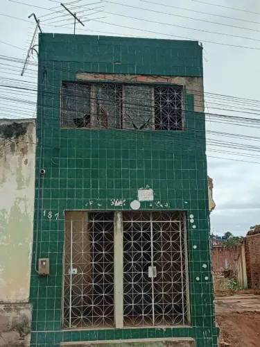 Vende-se casa em pombos