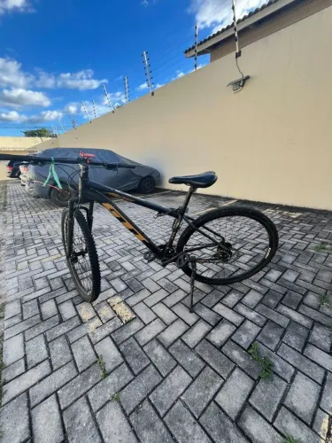 Bicicleta aro 29 seminova, valor negócioavel!!