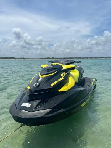 Vende-se jet sky extremamente novo 