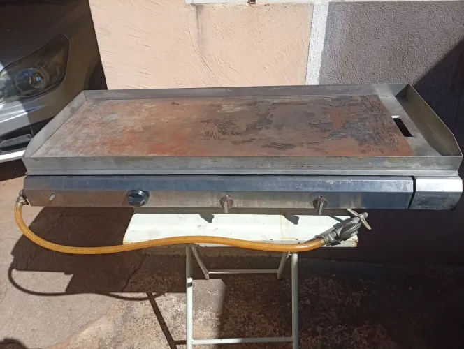 Vende se chapa de lanche