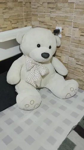 Vende-se esse urso, bem cuidado tamanho grande, excelente pra presente