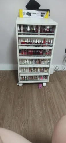 Expositor de esmalte carrinho